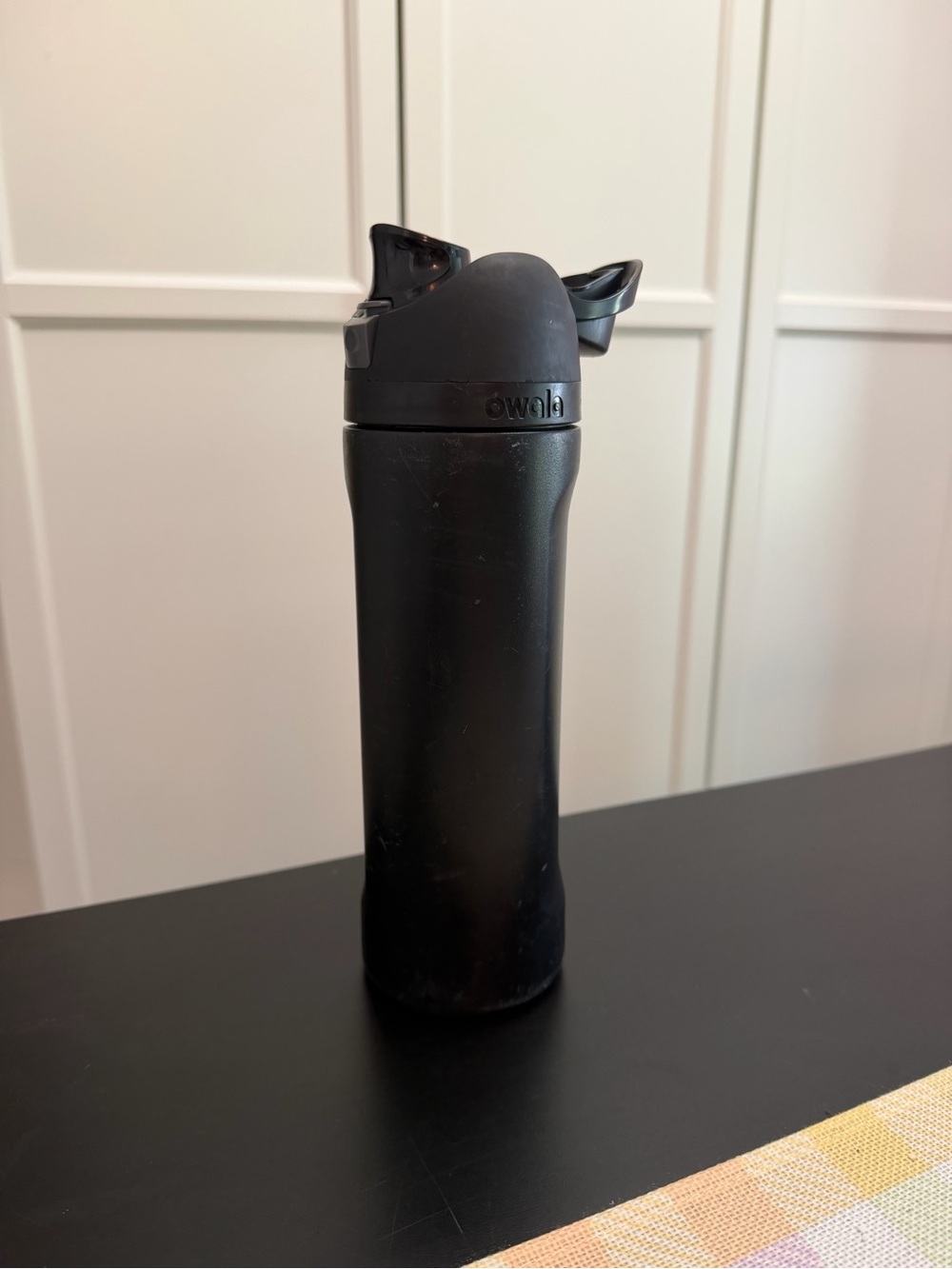 Owala FreeSip 24 oz Black Insulated Sport Water Bottle